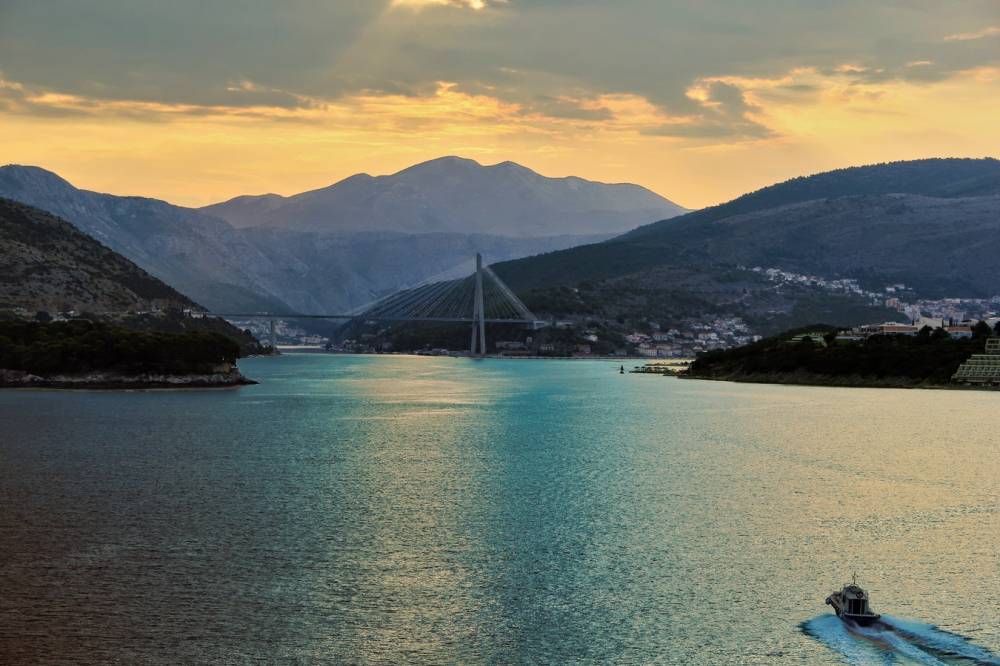 Dubrovnik Brücke.jpg