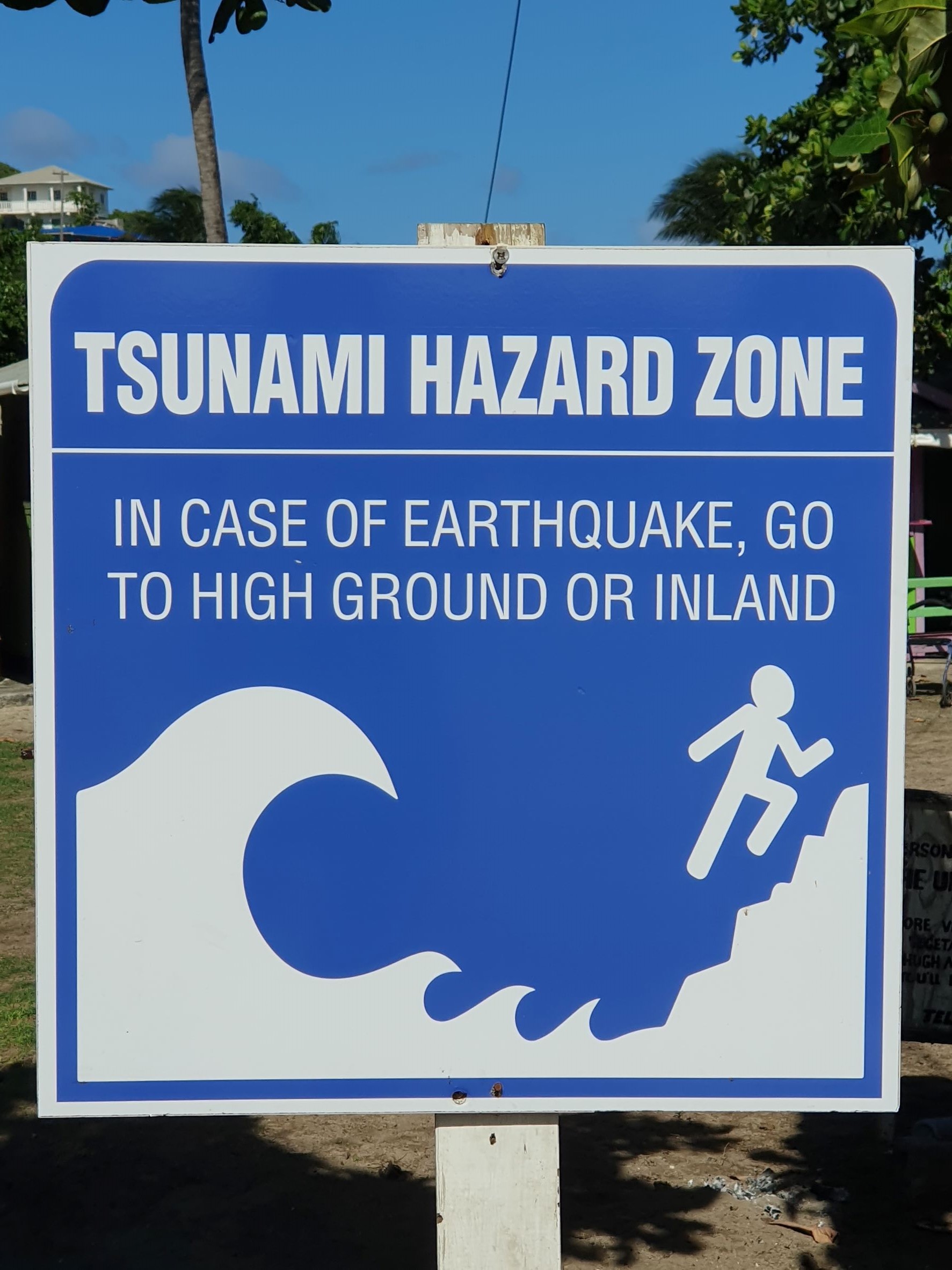 Tsunami Warnschild